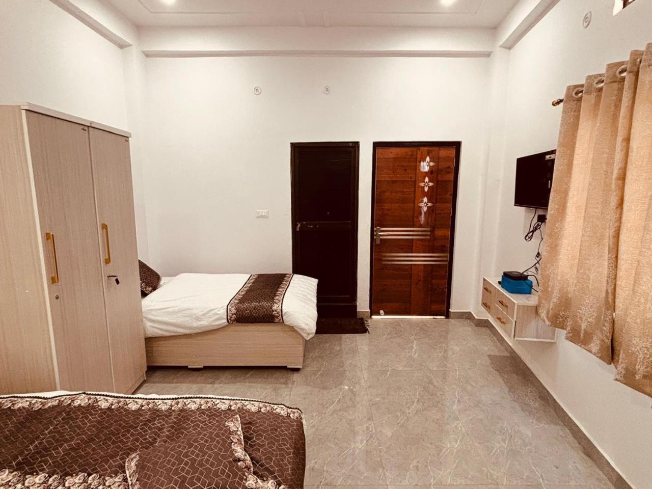 Hotel Shri Ram Darbar Ayodhya Exterior foto