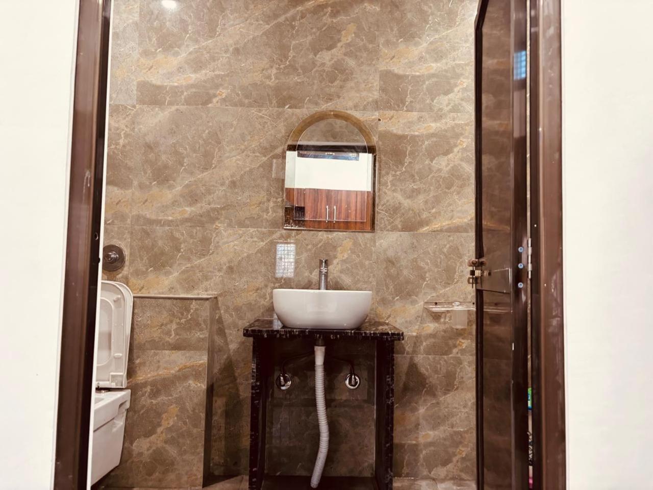 Hotel Shri Ram Darbar Ayodhya Exterior foto